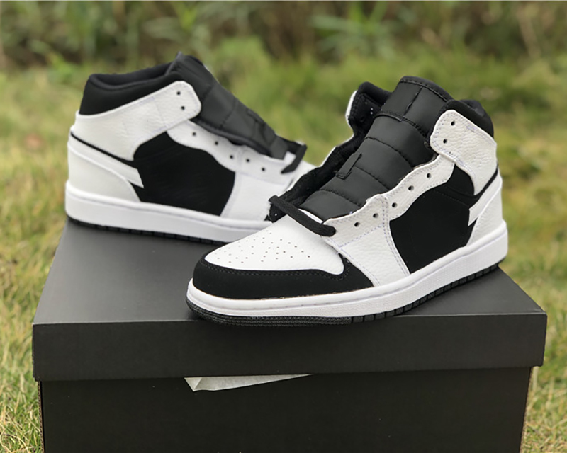HOT CAKE Shoes series non-slip wear men's basketball design North Carolina woman Black white panda sneaker casual, #1
HOT CAKE Shoes series non-slip wear men's basketball design North Carolina woman Black white panda sneaker casual, #1
