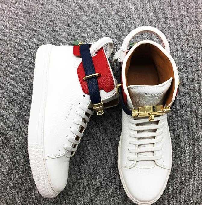 Luxury Designer Shoes Sneakers Men Italy Top Cowhide Buscemi Lock Hight Tops Sneaker Skate Shoe Sport Casual Flats Mens Boots
Luxury Designer Shoes Sneakers Men Italy Top Cowhide Buscemi Lock Hight Tops Sneaker Skate Shoe Sport Casual Flats Mens Boots