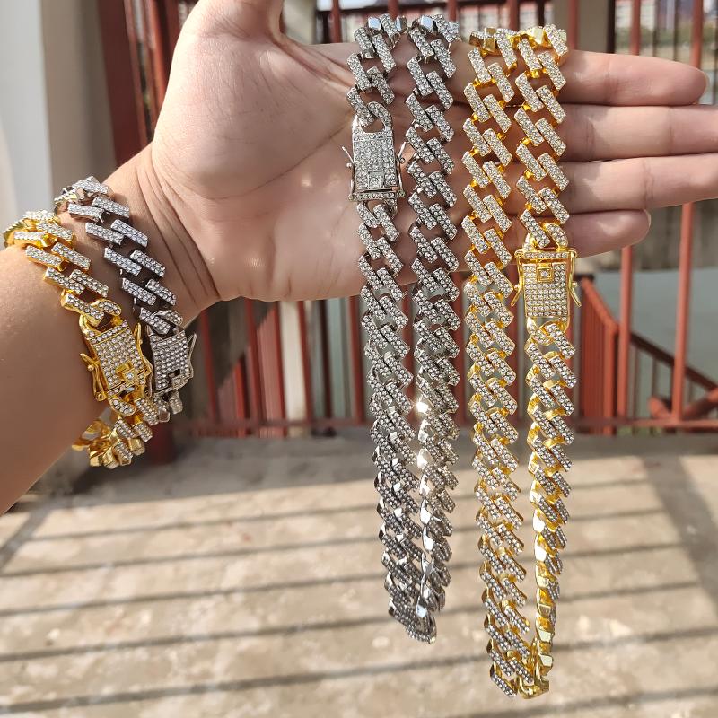 Chains 2pcs Kit Hip Hop 15MM Bling Iced Out Crystal Cuban Prong Chain Rhinestone Zircon Rapper Necklaces Bracelet For Men Women JewelryChain
Chains 2pcs Kit Hip Hop 15MM Bling Iced Out Crystal Cuban Prong Chain Rhinestone Zircon Rapper Necklaces Bracelet For Men Women JewelryChain