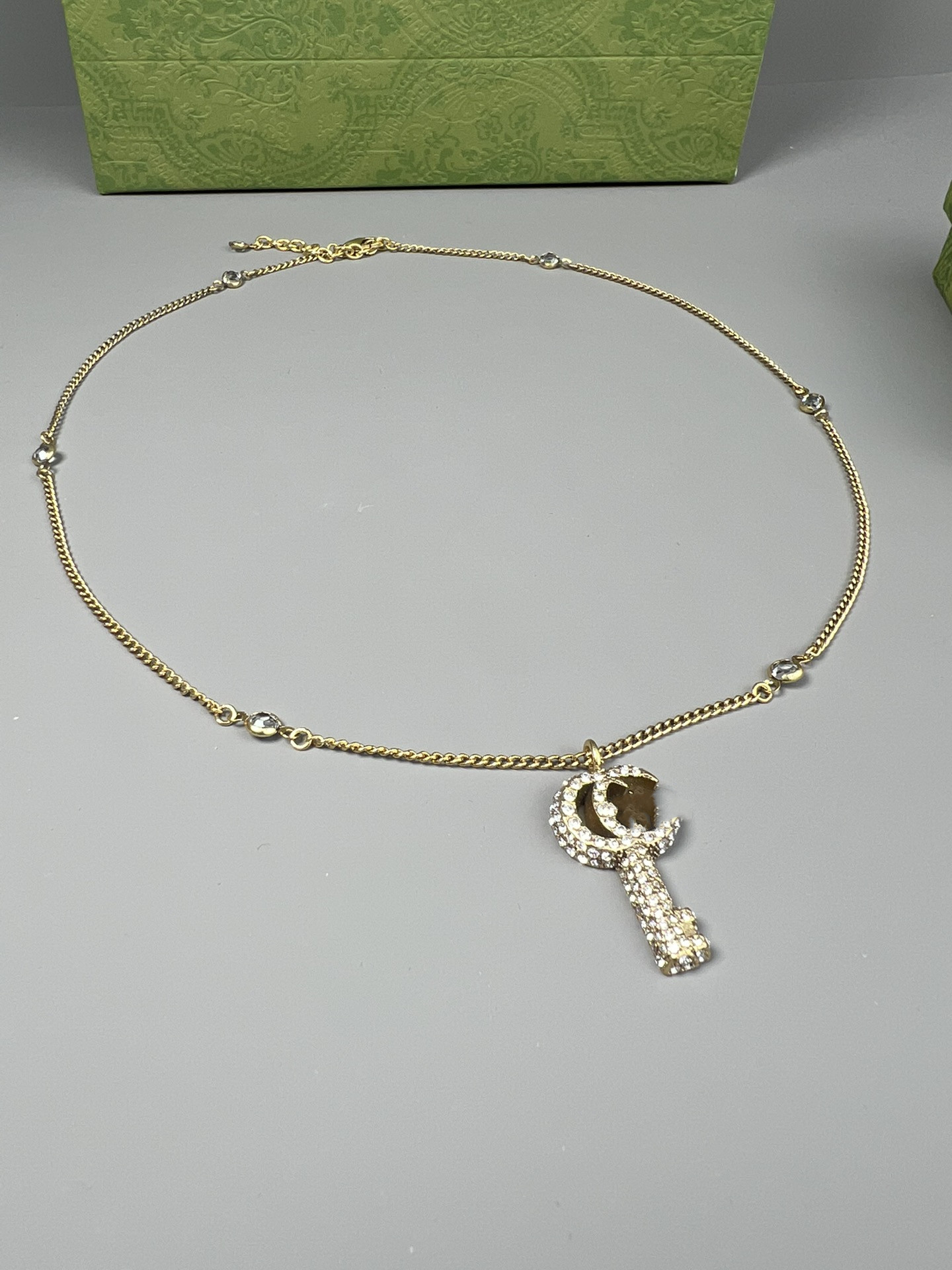 7% OFF family Necklace gujia new brass letter diamond inlaid fashion simple net red same necklace
7% OFF family Necklace gujia new brass letter diamond inlaid fashion simple net red same necklace