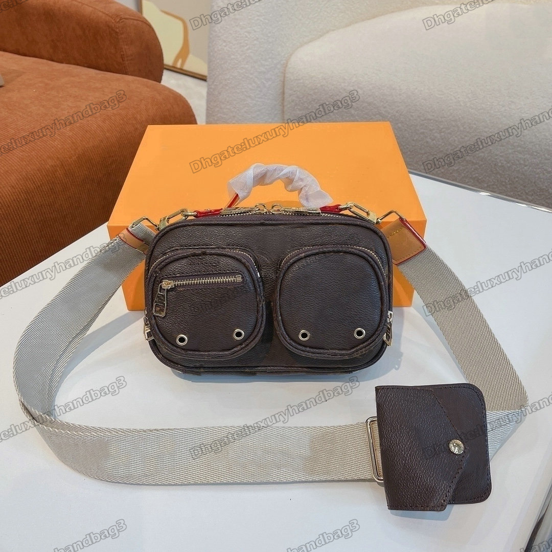 Unsexs Designer Camera Bag Monograms BB Shoulder Bags Versatility Utility Crossbody Navy Denim Canvas Wide Textile Strap Multiple Zipped Pockets Sliding purse
Unsexs Designer Camera Bag Monograms BB Shoulder Bags Versatility Utility Crossbody Navy Denim Canvas Wide Textile Strap Multiple Zipped Pockets Sliding purse