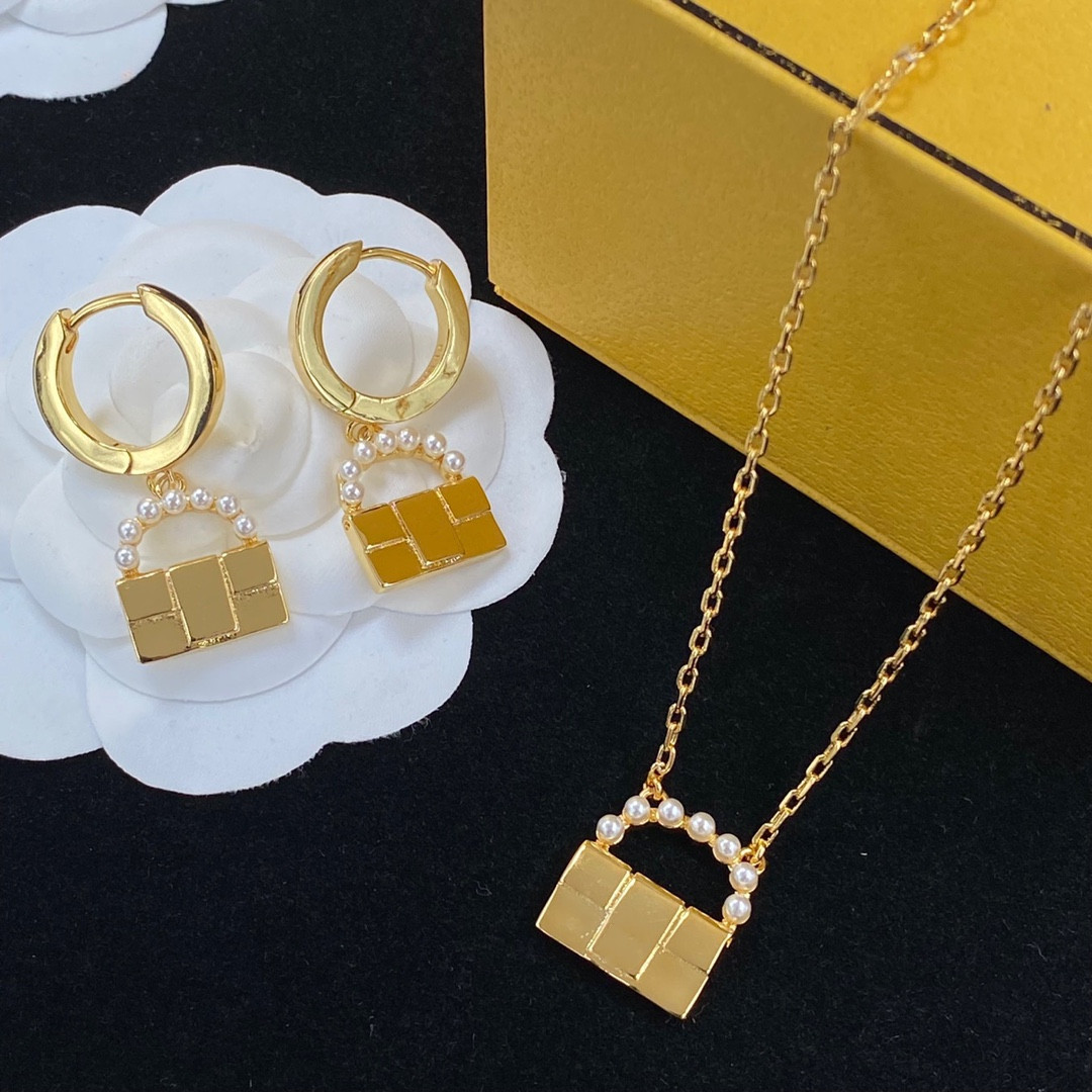 Designer Necklaces Earrings Luxury Brand Set Jewelry Fashion Ladies Valentine's Day Gifts, Golden
Designer Necklaces Earrings Luxury Brand Set Jewelry Fashion Ladies Valentine's Day Gifts, Golden