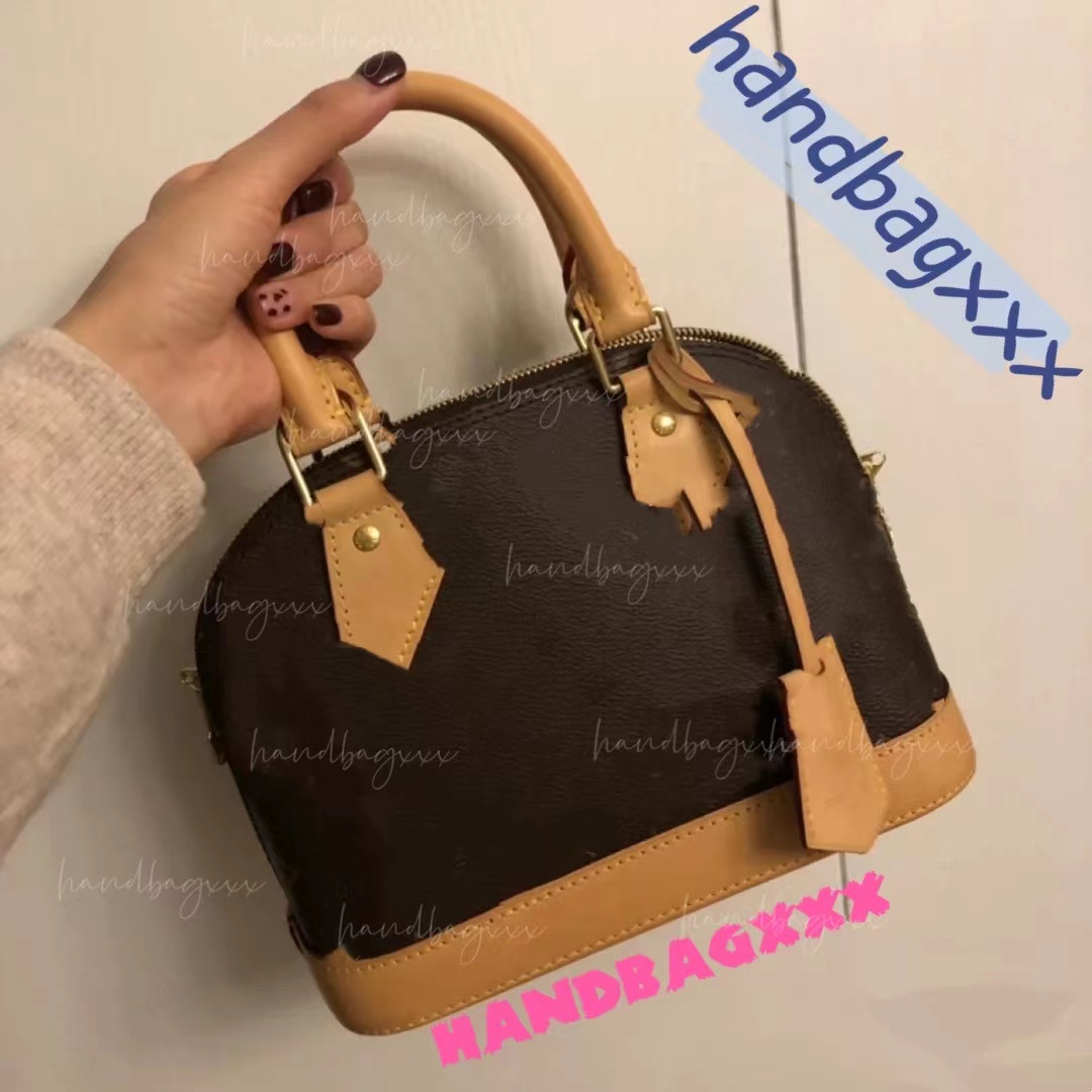 Top Quality ALMA BB PM Shell Bag Women Genuine Leather Handbags Flower Embossed Shoulder Bags With Lock Designer handbags Crossbody 25cm, No bag
Top Quality ALMA BB PM Shell Bag Women Genuine Leather Handbags Flower Embossed Shoulder Bags With Lock Designer handbags Crossbody 25cm, No bag