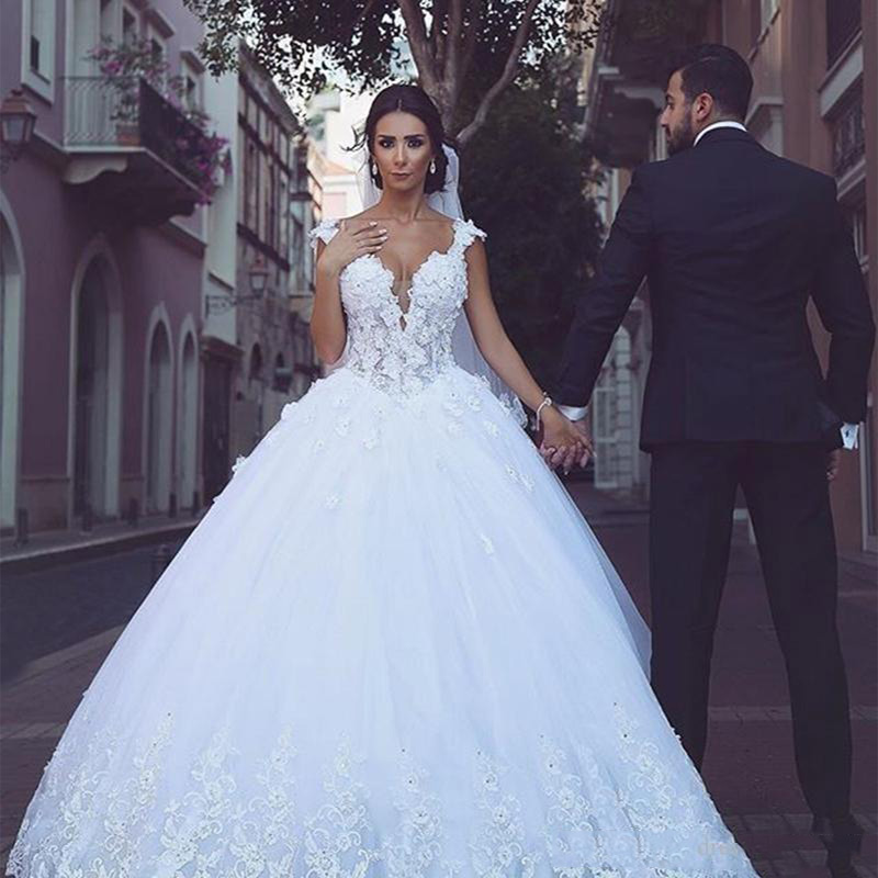 Lace Appliques A-Line Wedding Dresses Beaded flowers Bridal Gowns Bandage Back Formal Long Vestidos De Mariee, Champagne
Lace Appliques A-Line Wedding Dresses Beaded flowers Bridal Gowns Bandage Back Formal Long Vestidos De Mariee, Champagne