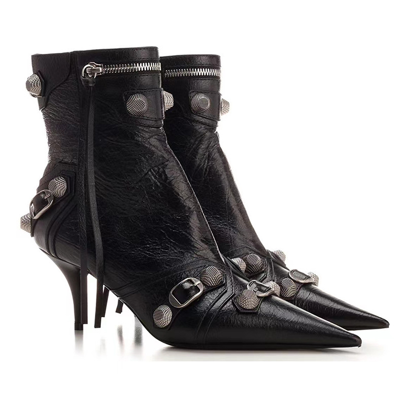 Stiletto Heels Rivets Cagole Boots Designer Women Motorcycle Ankle Boot Fashion Pointed Toes High-Heeled Martin Booties Black Yellow Pink White
Stiletto Heels Rivets Cagole Boots Designer Women Motorcycle Ankle Boot Fashion Pointed Toes High-Heeled Martin Booties Black Yellow Pink White