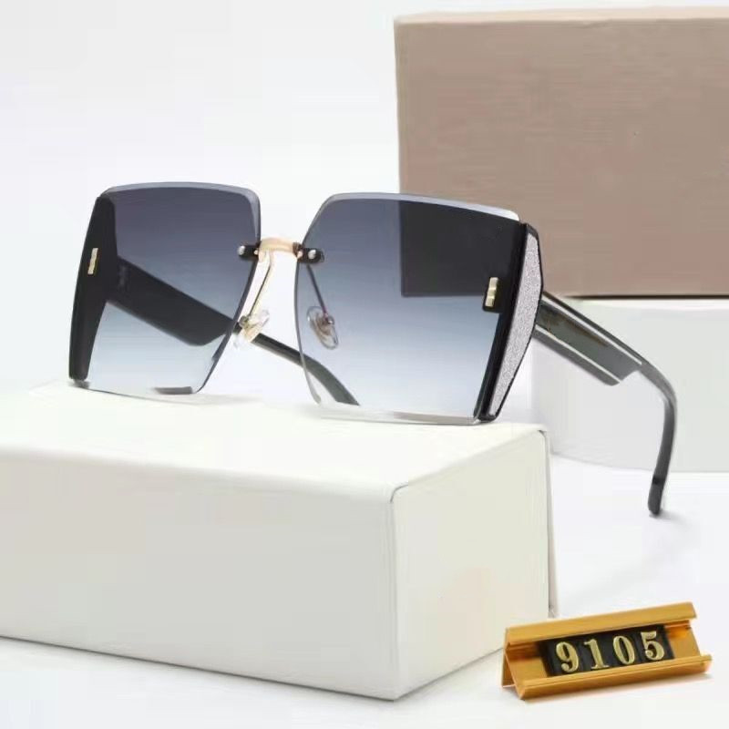 1 Designer Sunglass Women Eyeglasses Outdoor Shades PC Frame Fashion Classic Lady Sun glasses Mirrors for Womens Luxury Sunglasses Goggle Beach
1 Designer Sunglass Women Eyeglasses Outdoor Shades PC Frame Fashion Classic Lady Sun glasses Mirrors for Womens Luxury Sunglasses Goggle Beach