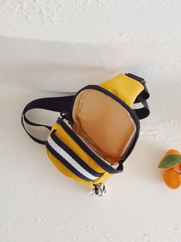 Boys Letter Graphic Sling Bag With Cartoon Bag Charm SHE