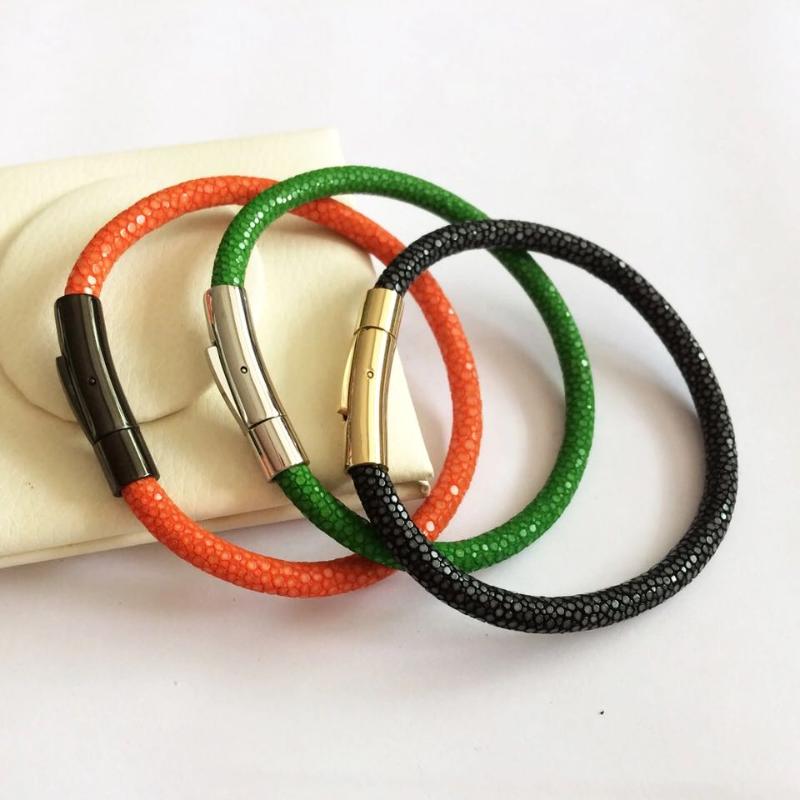 Bangle Real Stingray Bracelets High Quality Stainless Steel Bangles With Leather Clasp Design Wristlets Br-33
Bangle Real Stingray Bracelets High Quality Stainless Steel Bangles With Leather Clasp Design Wristlets Br-33