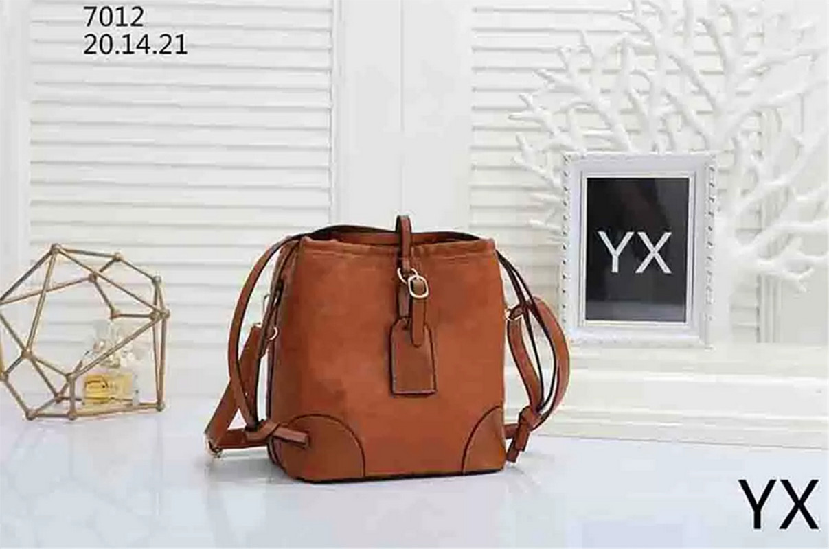 Top Quality Evening Bag Cross Body Wallets Leather Patchwork New Men Women handbag shoulder bags designer handbags fashion bag wallet phone bao H0621
Top Quality Evening Bag Cross Body Wallets Leather Patchwork New Men Women handbag shoulder bags designer handbags fashion bag wallet phone bao H0621