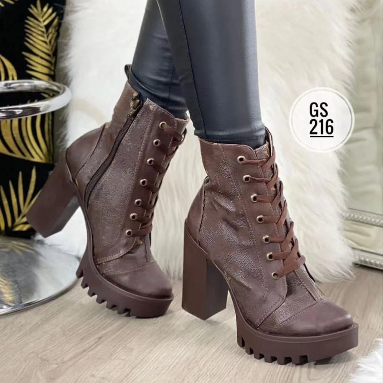 2022 High heel martin boots autumn and winter thick heel women's shoes desert boots 100% praise zipper letter lace fashion ladies high heels large size -43, Black
2022 High heel martin boots autumn and winter thick heel women's shoes desert boots 100% praise zipper letter lace fashion ladies high heels large size -43, Black
