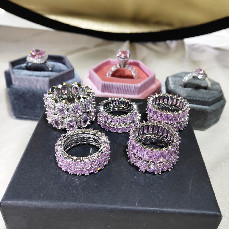 Uilz Vintage Crystal Heart Declares Rings for Women Twist Design with Cubic Zirconia Female Finger Ring Anniversary Jewelry 220716
Uilz Vintage Crystal Heart Declares Rings for Women Twist Design with Cubic Zirconia Female Finger Ring Anniversary Jewelry 220716