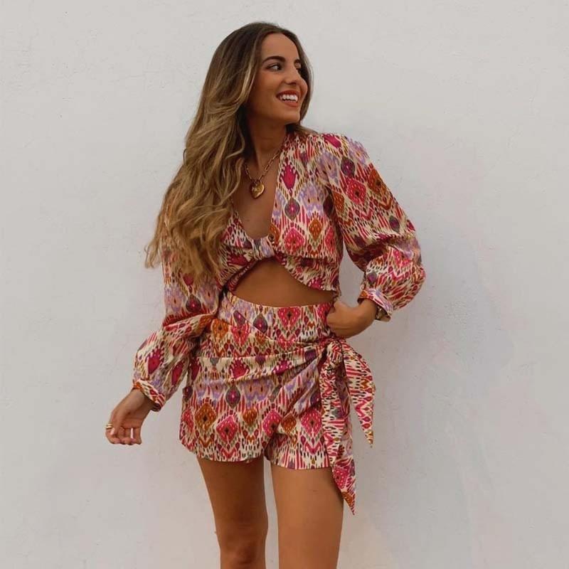Women' Tracksuits Women Tops Print Skirt Shorts Woman Floral Top Female Long Sleeve Knot Crop Summer Suits Vintage High Waist ShortsWomen
Women' Tracksuits Women Tops Print Skirt Shorts Woman Floral Top Female Long Sleeve Knot Crop Summer Suits Vintage High Waist ShortsWomen