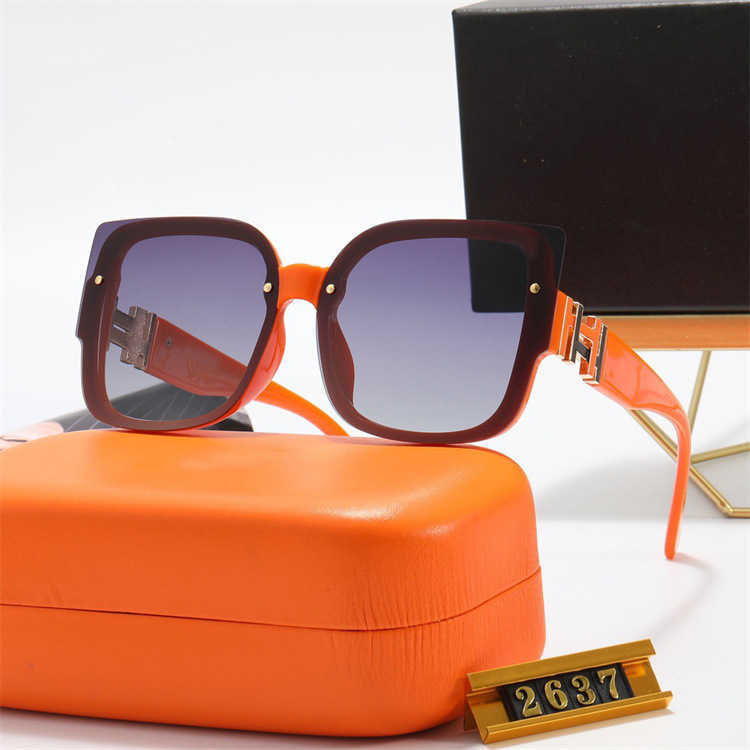 Top luxury Sunglasses polaroid lens designer womens Mens Goggle senior Eyewear For Women eyeglasses frame Vintage Metal Sun Glasses With Box 5623
Top luxury Sunglasses polaroid lens designer womens Mens Goggle senior Eyewear For Women eyeglasses frame Vintage Metal Sun Glasses With Box 5623