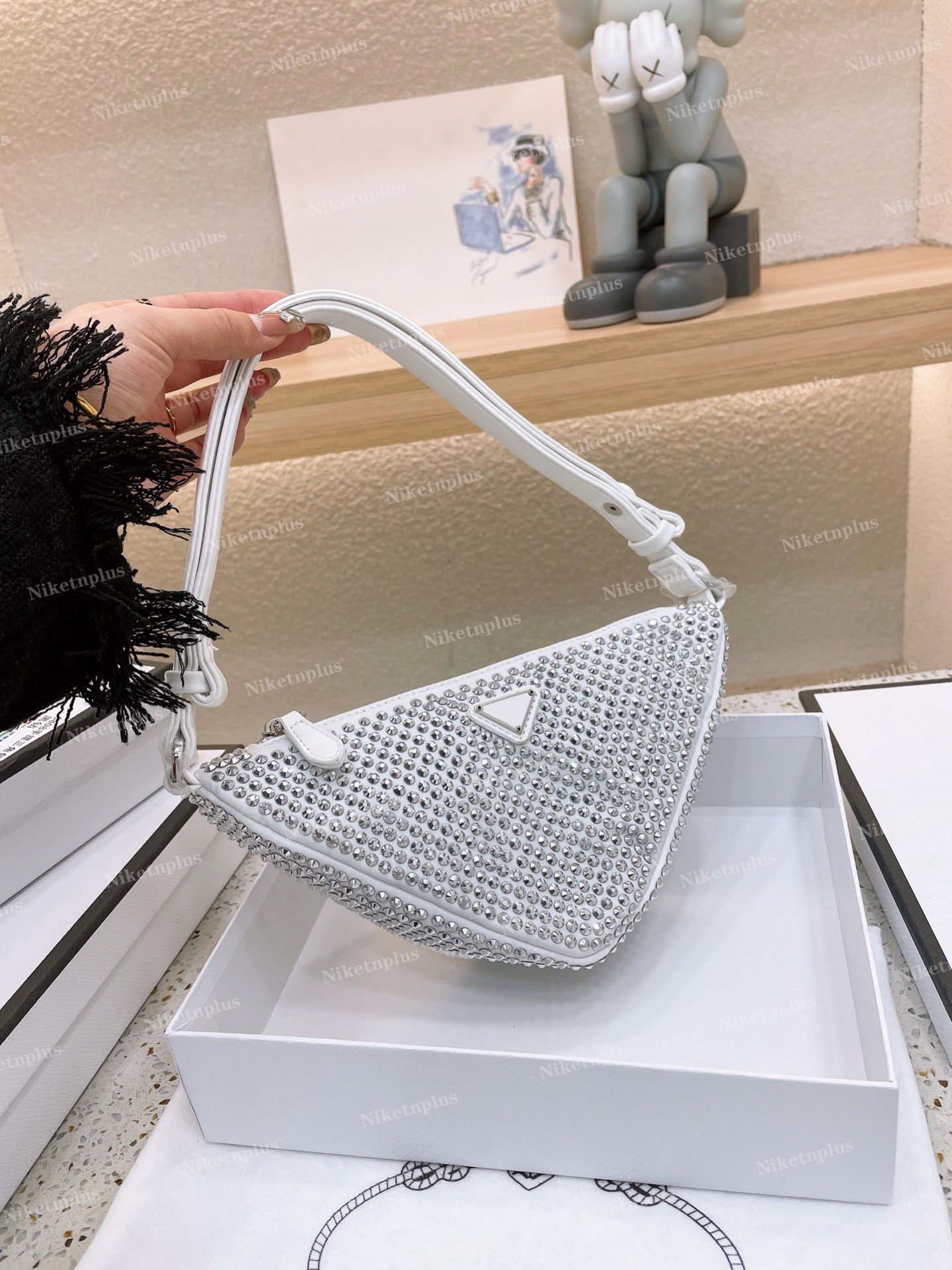Luxury Designer Italy Brand Full Diamond Triangle Shoulder Bags High Quality Nylon Bestselling Wallet Fashion Women Crossbody Bag Coin Purses Handbags, #1
Luxury Designer Italy Brand Full Diamond Triangle Shoulder Bags High Quality Nylon Bestselling Wallet Fashion Women Crossbody Bag Coin Purses Handbags, #1