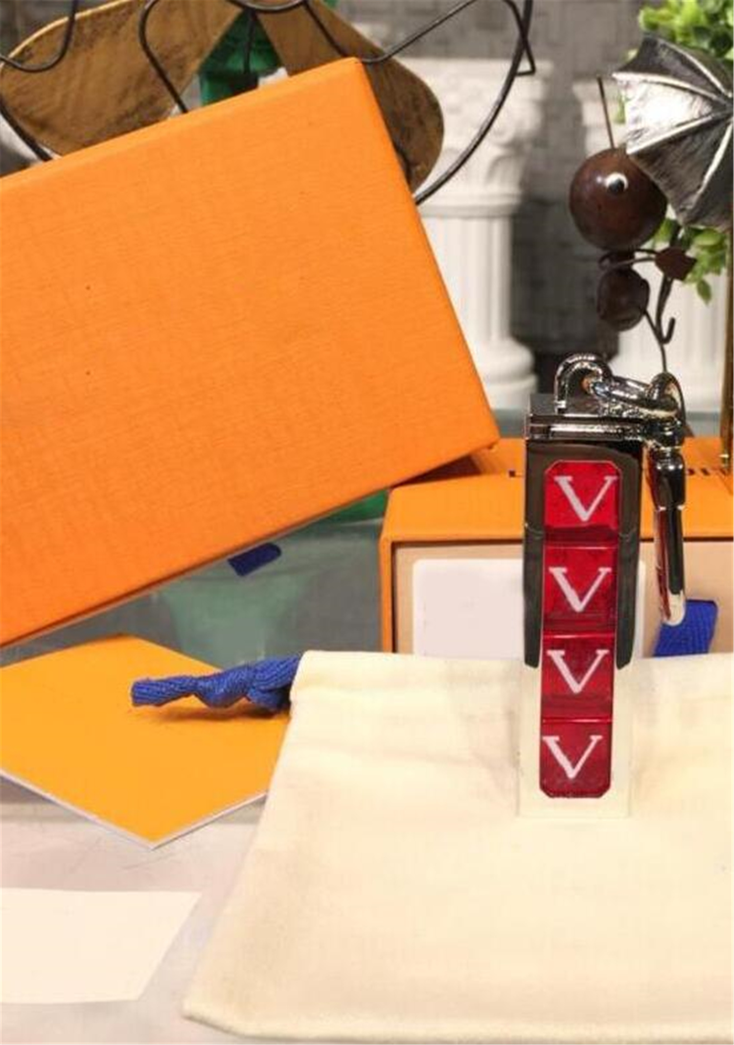 High Quality Keychain Luxury Designer Brand Dice Couple Key Chain Men Car Keyring Women Buckle Keychains Bags Pendant Gift With Box And Dustbag 
High Quality Keychain Luxury Designer Brand Dice Couple Key Chain Men Car Keyring Women Buckle Keychains Bags Pendant Gift With Box And Dustbag