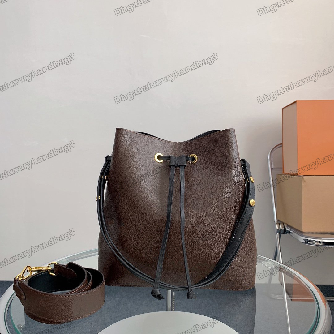 NEONOE Womens Designers Bucket Bag Black/Brown/Pink/Red leather trim Drawstring Luxurys Vintage 1932 With wide shoulder strap Neo Noe Shoulder Bags
NEONOE Womens Designers Bucket Bag Black/Brown/Pink/Red leather trim Drawstring Luxurys Vintage 1932 With wide shoulder strap Neo Noe Shoulder Bags