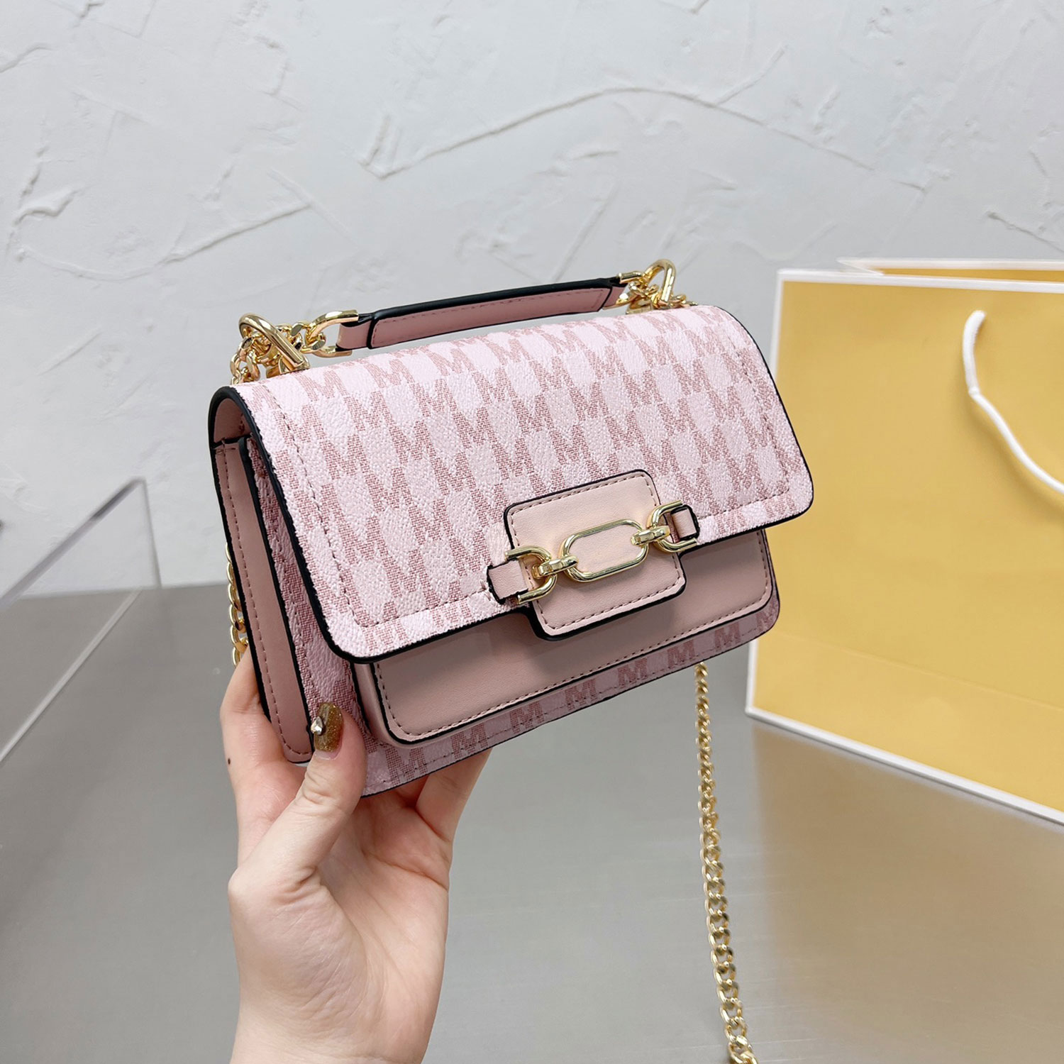 Fashion shoulder bag luxury high quality leather diagonal bag classic letter wild chain bag 2022 spring new wallet XB50020, With box
Fashion shoulder bag luxury high quality leather diagonal bag classic letter wild chain bag 2022 spring new wallet XB50020, With box