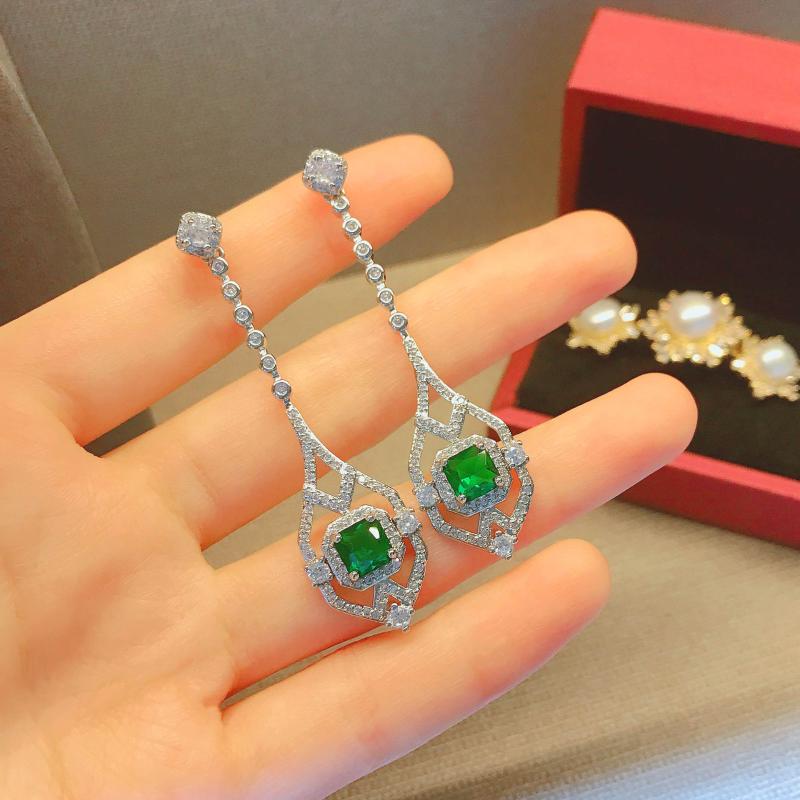 Dangle & Chandelier QPersonality Elegant Silver Color Long Drops Earring For Female Shiny Lab Emerald Stone Tassel Party JewellryDangle
Dangle & Chandelier QPersonality Elegant Silver Color Long Drops Earring For Female Shiny Lab Emerald Stone Tassel Party JewellryDangle