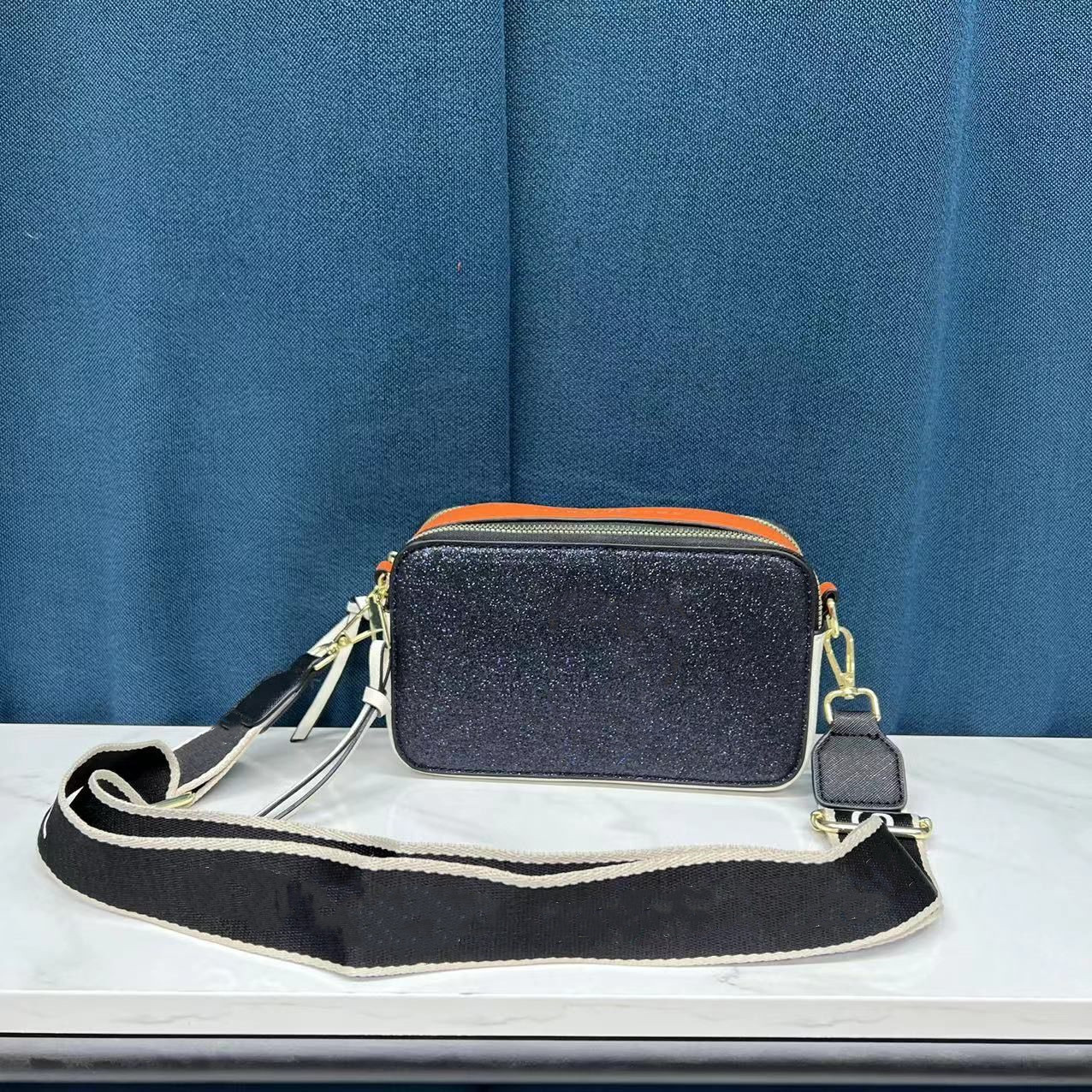 2022 fashion womens mens snapshot High texture ladies bag Handbag Famous Camera designer Small Crossbody purse mini small Women Shoulder Bags Messenger
2022 fashion womens mens snapshot High texture ladies bag Handbag Famous Camera designer Small Crossbody purse mini small Women Shoulder Bags Messenger