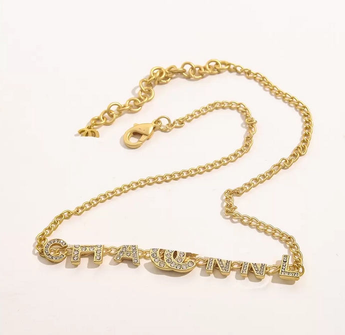Luxury Designer Letters Pendant Necklaces Stainless Steel Classic Simple Geometric Crystal Rhinestone Necklace Women Wedding Jewelry Accessories
Luxury Designer Letters Pendant Necklaces Stainless Steel Classic Simple Geometric Crystal Rhinestone Necklace Women Wedding Jewelry Accessories