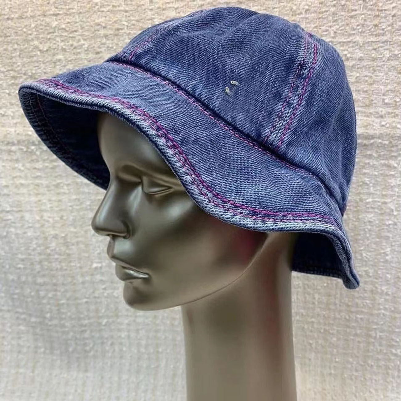 23ss 2color Brand Fashion Designer Cowboy C Letter Bucket Hat Men Women Caps Leather Fisherman Luxury Logo Wide Brim Hats Folding Ladies Cap High Quality, Blue
23ss 2color Brand Fashion Designer Cowboy C Letter Bucket Hat Men Women Caps Leather Fisherman Luxury Logo Wide Brim Hats Folding Ladies Cap High Quality, Blue