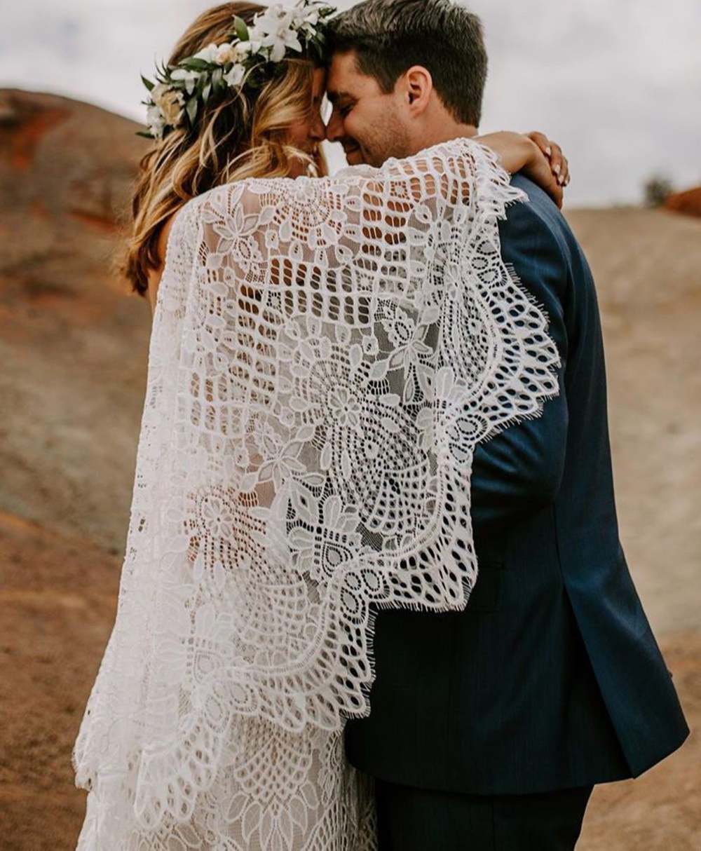 Flare Long Sleeve Bohemian Wedding Dresses 2022 V-neck Crochet Cotton Lace Hippie Beach Country Mermaid Bridal Dress Gown