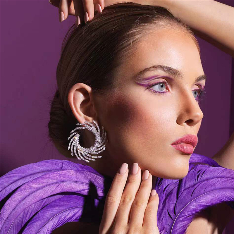 Geometric Studs Drop Earrings Gold Silver Casual Street Party Round Dangles Fashion Metal Crystal Rhinestone Earring Women Statement Charms Jewelry for Gifts
Geometric Studs Drop Earrings Gold Silver Casual Street Party Round Dangles Fashion Metal Crystal Rhinestone Earring Women Statement Charms Jewelry for Gifts