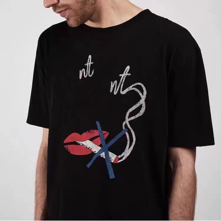 France Paris Blazing Red Lips Smoking Printed Tee Luxury Fashion High Street Men Women Couple Casual T-shirts Summer Spring Cotton SLP Tshirt
France Paris Blazing Red Lips Smoking Printed Tee Luxury Fashion High Street Men Women Couple Casual T-shirts Summer Spring Cotton SLP Tshirt