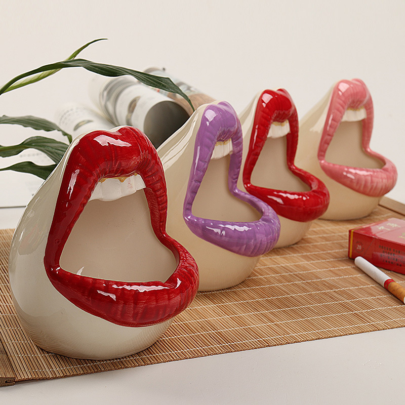 China Ceramic Ashtray Cute Cartoon Lips Creative Personality Trendy Mouth Fashion Home Mini Send Boyfriend Gift Cigarett 220406
China Ceramic Ashtray Cute Cartoon Lips Creative Personality Trendy Mouth Fashion Home Mini Send Boyfriend Gift Cigarett 220406