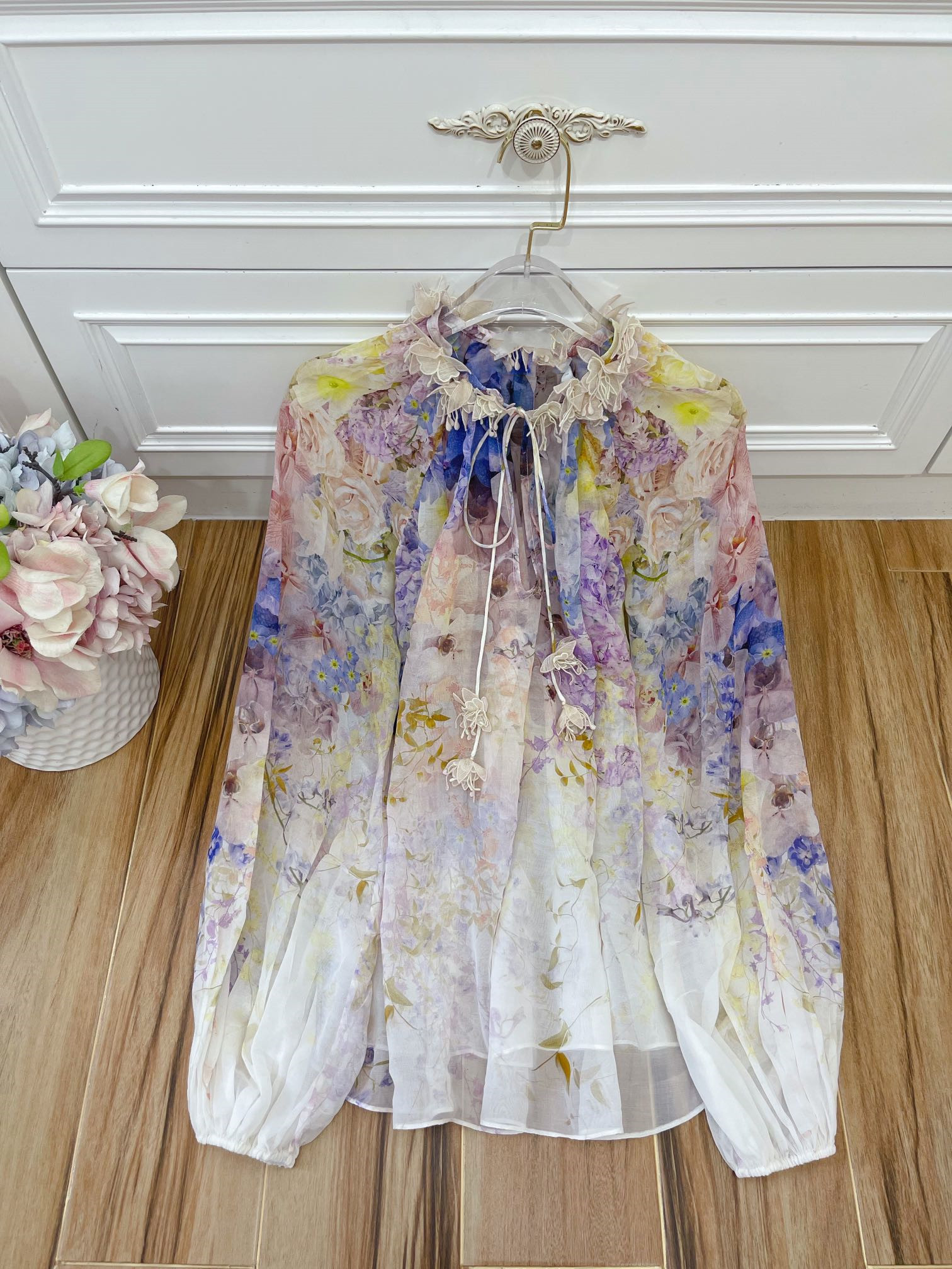 2022 European and American fashion brand shirts purple broken flower silk hemp Lantern Sleeve loose shirt, Multi
2022 European and American fashion brand shirts purple broken flower silk hemp Lantern Sleeve loose shirt, Multi