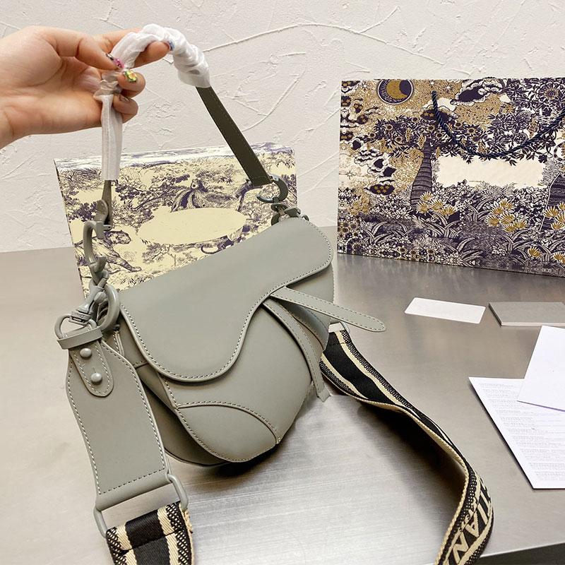 Niche design bag OB08 women's summer 2022 new light luxury brand high-grade texture crocodile pattern one-shoulder hand-held hourglass bag, Box
Niche design bag OB08 women's summer 2022 new light luxury brand high-grade texture crocodile pattern one-shoulder hand-held hourglass bag, Box