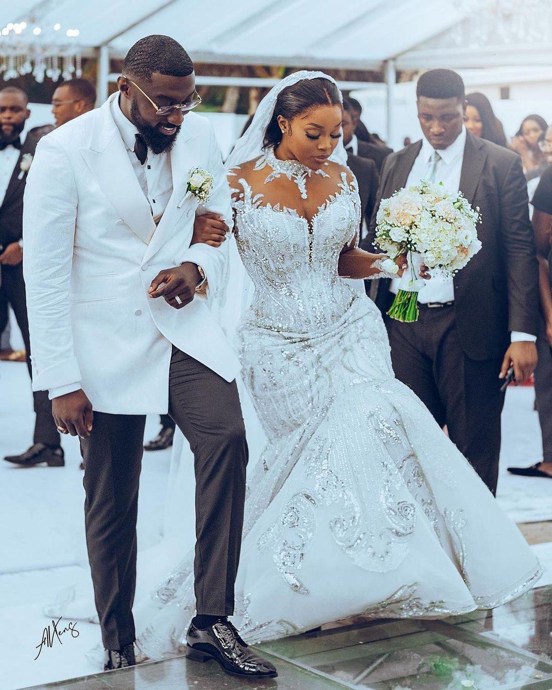 Mermaid Luxurious Sparkly Wedding Dress Plus Size Arabic Aso Ebi Sheer Neck Lace applique illusion long sleeve Bridal Gowns