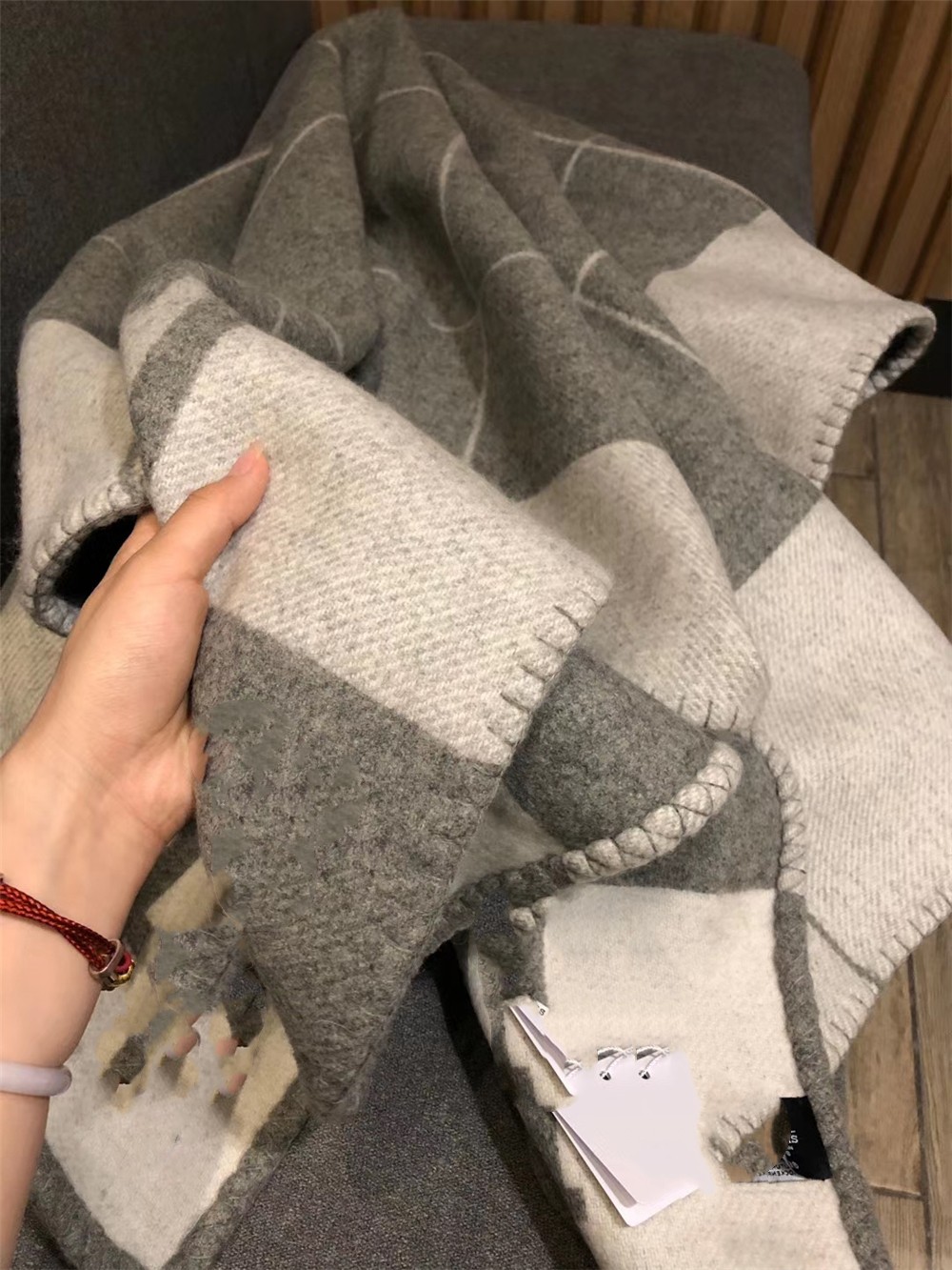 TOP QUAILTY WOOL Gray Luxurious Blanket And Cushion Thick Home Sofa Blankets Big Size
TOP QUAILTY WOOL Gray Luxurious Blanket And Cushion Thick Home Sofa Blankets Big Size