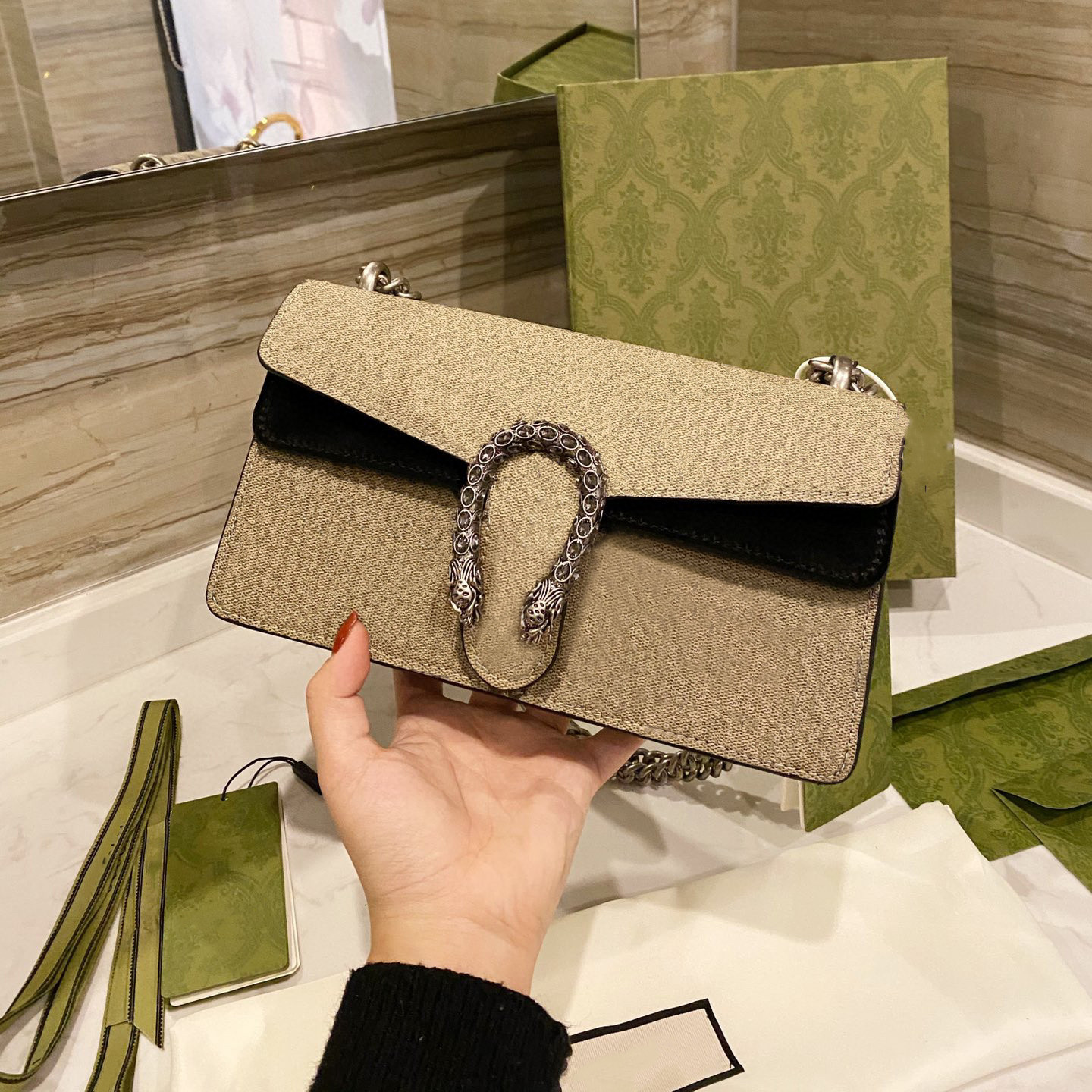 Chain Dionysianss Diamond bag Leather Luxury Designer Brand Fashion Shoulder Bags Handbags High Quality Crossbody Women Letter Purse Phone bag Artwork, No bags
Chain Dionysianss Diamond bag Leather Luxury Designer Brand Fashion Shoulder Bags Handbags High Quality Crossbody Women Letter Purse Phone bag Artwork, No bags