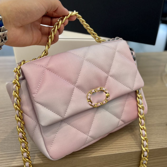 Mermaid Pink Gradient 19 Series Jumbo Flap Bag Lambskin Classic Quilted Check totes Gold and Silver Hardware Chain Crossbody Designer Luxury handbags wallet, Box
Mermaid Pink Gradient 19 Series Jumbo Flap Bag Lambskin Classic Quilted Check totes Gold and Silver Hardware Chain Crossbody Designer Luxury handbags wallet, Box
