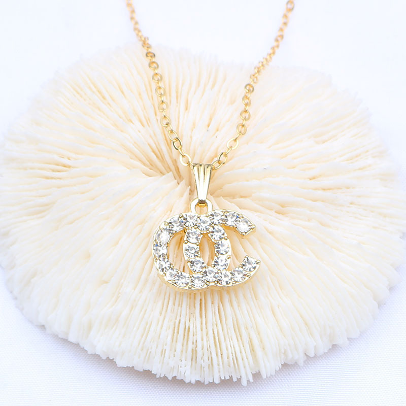 Luxury Women Brand Designer Double Letter Pendant Necklaces Simple 18K Gold Plated Crysatl Pearl Rhinestone Sweater Necklace Wedding Party Jewerlry Accessories
Luxury Women Brand Designer Double Letter Pendant Necklaces Simple 18K Gold Plated Crysatl Pearl Rhinestone Sweater Necklace Wedding Party Jewerlry Accessories