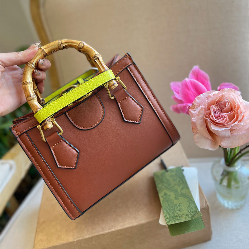 Vintage Handbag Bamboo Clutch Bag Top Quailty Metal Letter Vintage Pack Paty Lady 20cm Pu Plain Fresh Shopping Designer Bags Bucket
Vintage Handbag Bamboo Clutch Bag Top Quailty Metal Letter Vintage Pack Paty Lady 20cm Pu Plain Fresh Shopping Designer Bags Bucket