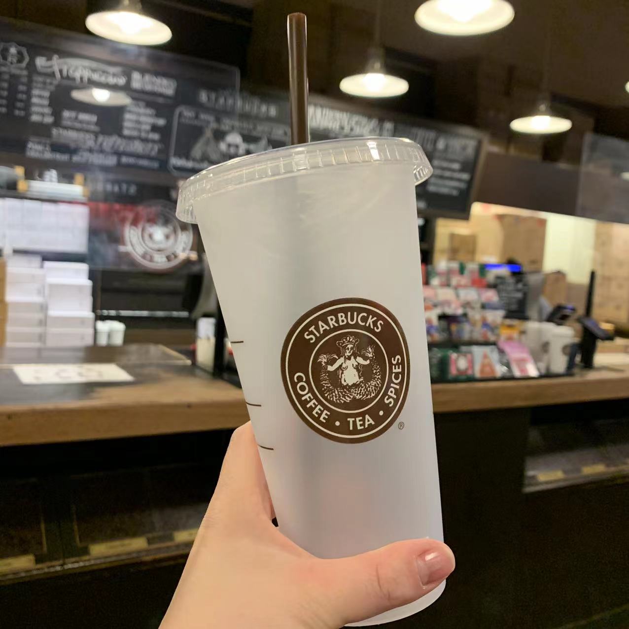 2022 Starbucks 24oz/710ml Plastic Tumbler Reusable Eco Friendly Straw With Lid High Value Student Classic Milk Tea Cups 50pcs, Cup + straw + lid
2022 Starbucks 24oz/710ml Plastic Tumbler Reusable Eco Friendly Straw With Lid High Value Student Classic Milk Tea Cups 50pcs, Cup + straw + lid