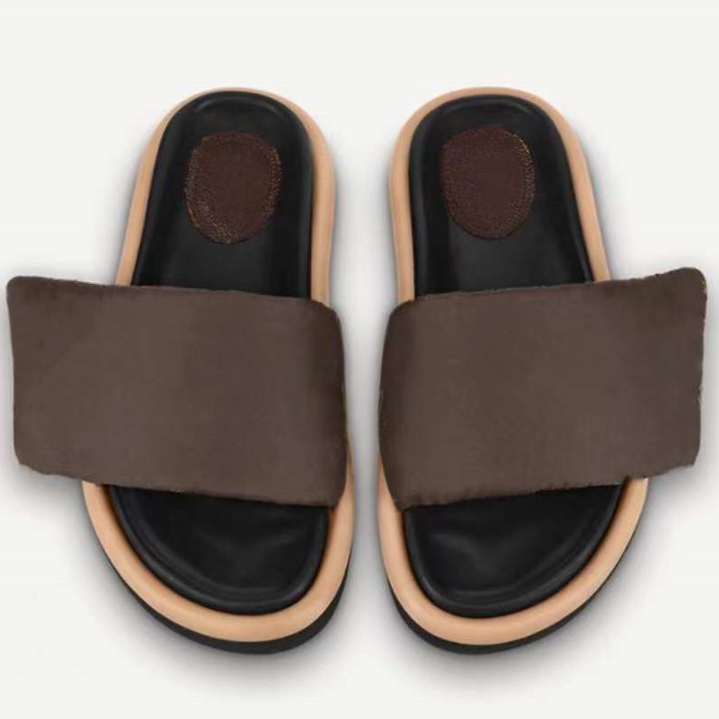 New Designer Sandals Slippers Pool Pillow Mules Slides Women Men Casual Slipper Flat Flip Flops Embossed Velcro Strap Sandal Comfort Foam Mule for Man Woman, Pls contact for detail photo
New Designer Sandals Slippers Pool Pillow Mules Slides Women Men Casual Slipper Flat Flip Flops Embossed Velcro Strap Sandal Comfort Foam Mule for Man Woman, Pls contact for detail photo
