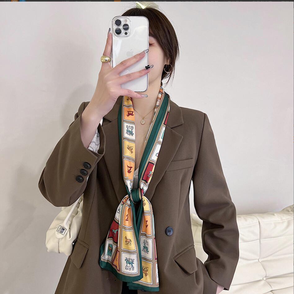 23Style 17x150cm Bag Handle Scarf Letters Grid Print Fine Narrow Long Small Silk Scarves Fashion Brand Designer Charm Women Vintage Hair Ribbon Bind Neckerchief
23Style 17x150cm Bag Handle Scarf Letters Grid Print Fine Narrow Long Small Silk Scarves Fashion Brand Designer Charm Women Vintage Hair Ribbon Bind Neckerchief