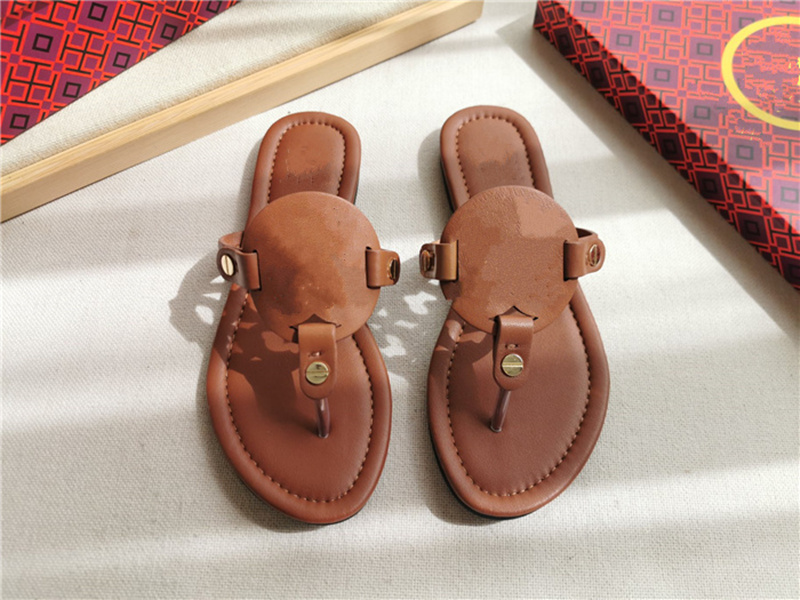 2022 New Summer Women's Leisure Sandals Open-toed Flat Beach Shoes Niche brand Luxury Design Sequined Simple Flat Slippers channel Flip-flops Female cd, G6 high quality 63
2022 New Summer Women's Leisure Sandals Open-toed Flat Beach Shoes Niche brand Luxury Design Sequined Simple Flat Slippers channel Flip-flops Female cd, G6 high quality 63