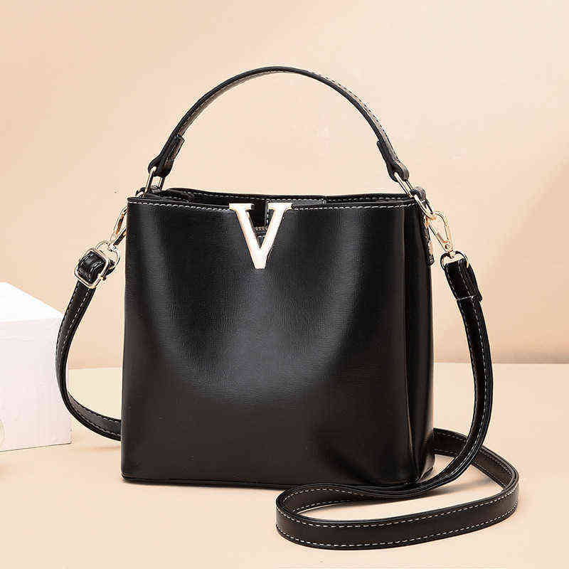 Women's Bag Fashion Printing Large Capacity Bucket Temperament One Shoulder Handbag Versatile Menger, White
Women's Bag Fashion Printing Large Capacity Bucket Temperament One Shoulder Handbag Versatile Menger, White