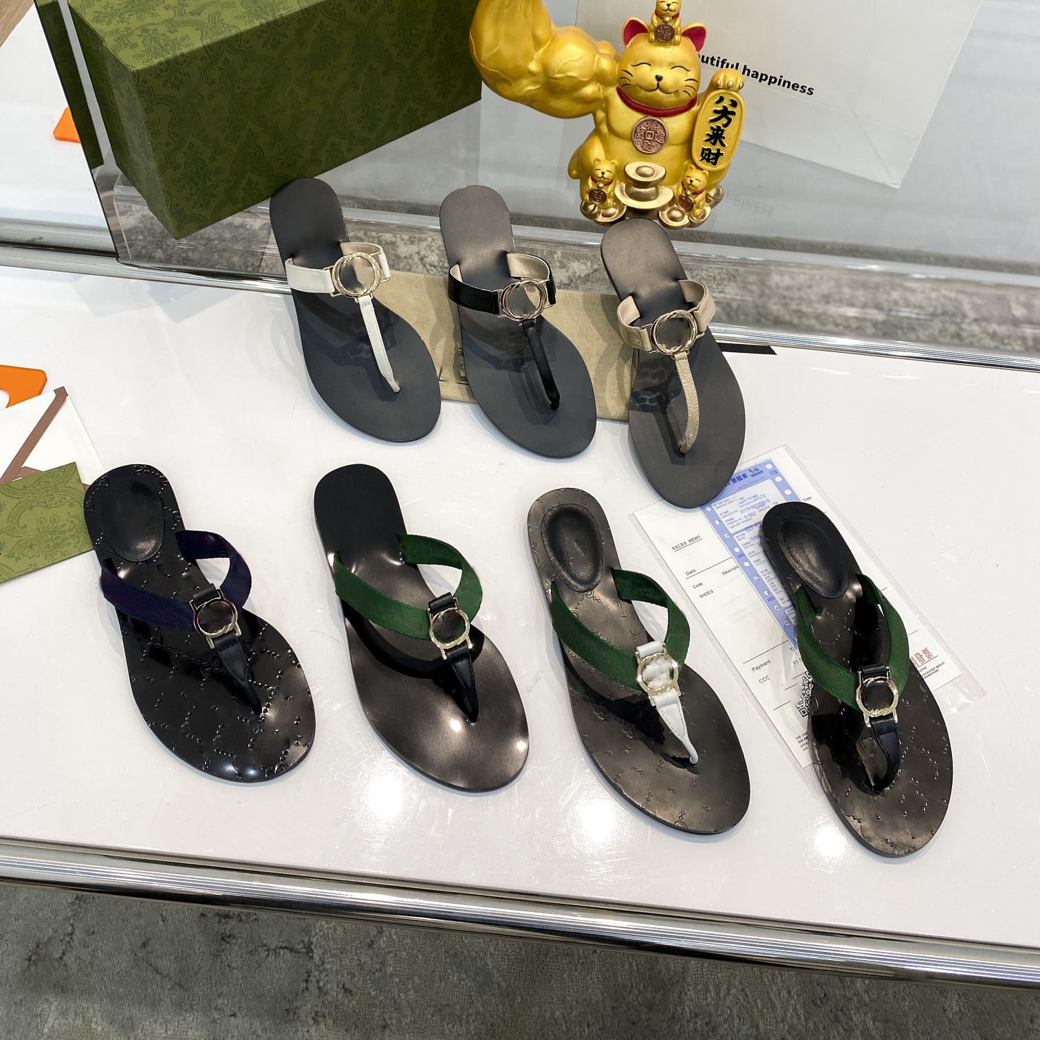 New Leather Thong Sandal Women Men Fashion Designer Slippers Fashion Thin Flip Flops Shoes Summer Beach Casual Slides Black White Size 35-46, Color 18
New Leather Thong Sandal Women Men Fashion Designer Slippers Fashion Thin Flip Flops Shoes Summer Beach Casual Slides Black White Size 35-46, Color 18