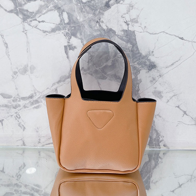 Vegetable Basket Handbag Tote Bag Women Hubo Axillary Bag Genuine Leather Plain Handbags Silver Hardware Inside Letters High Quality Small Pocket
Vegetable Basket Handbag Tote Bag Women Hubo Axillary Bag Genuine Leather Plain Handbags Silver Hardware Inside Letters High Quality Small Pocket
