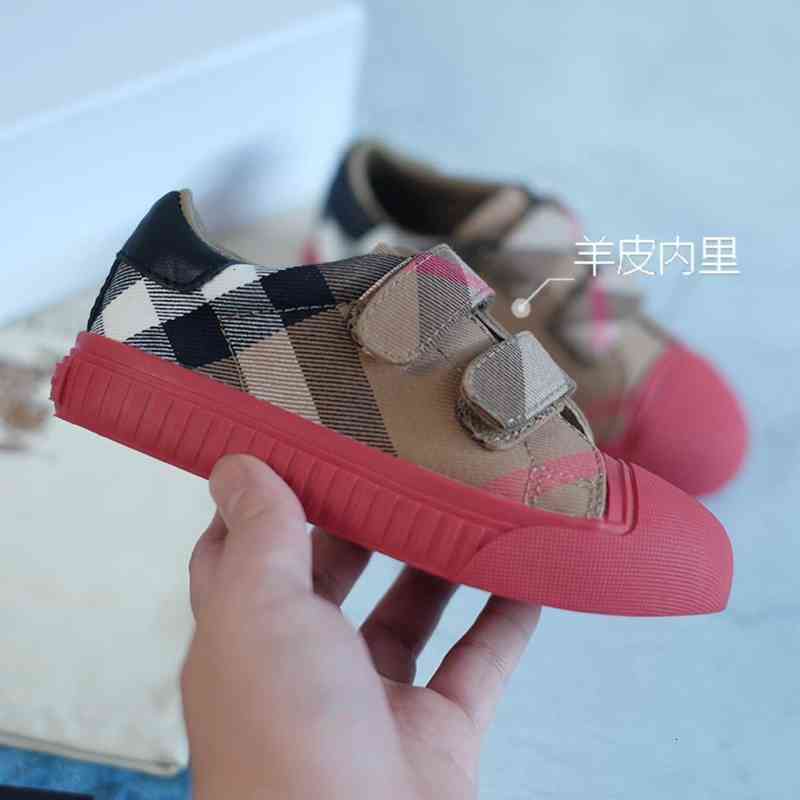 autumn boys' and girls' canvas shoes high set children's Velcro Plaid board shoes (sheep belt packaging), Black
autumn boys' and girls' canvas shoes high set children's Velcro Plaid board shoes (sheep belt packaging), Black