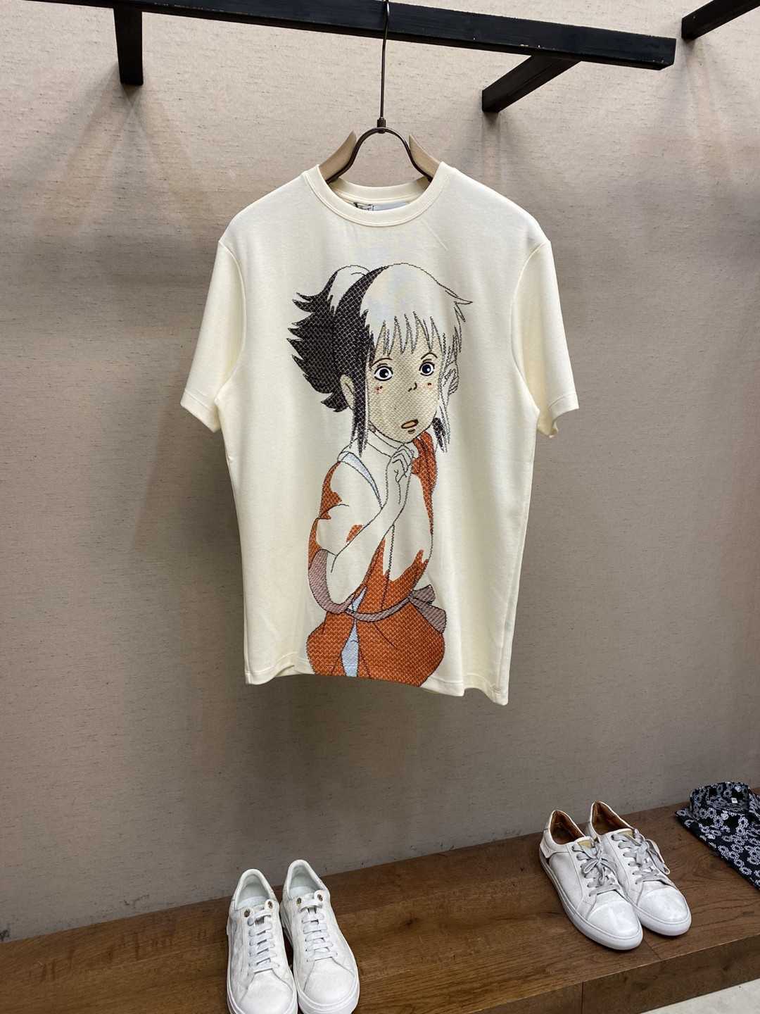 Loe Luojia Chihiro figure embroidery Beige ins style short sleeved T-shirt, White
Loe Luojia Chihiro figure embroidery Beige ins style short sleeved T-shirt, White