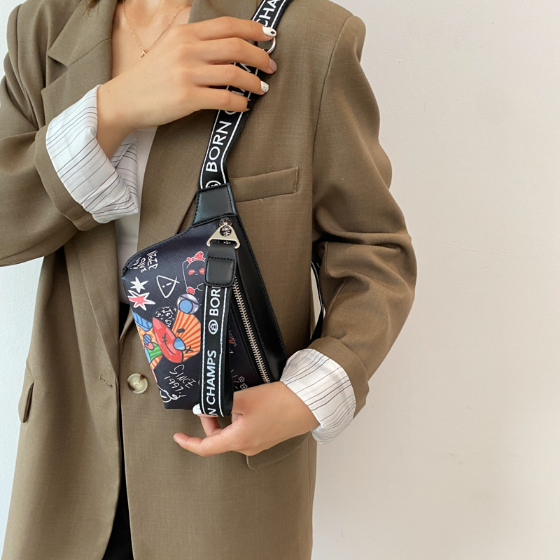 Casual Waist Bags For Women Cute Bear Pattern Leather Shoulder Chest Bag Travel Women Fanny Pack Belt Purses Female Bolsos 220621