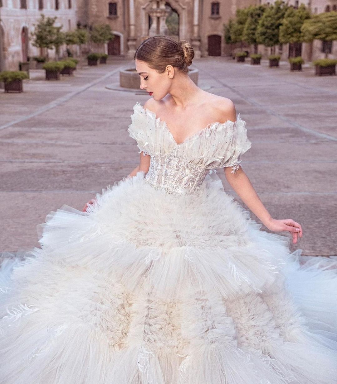 Wedding Dresses Ball Gown Off Shoulder Sequins Ruffles Sequins Backless Bridal Gowns Sweep Train Wedding Dress Vestidos De Novia