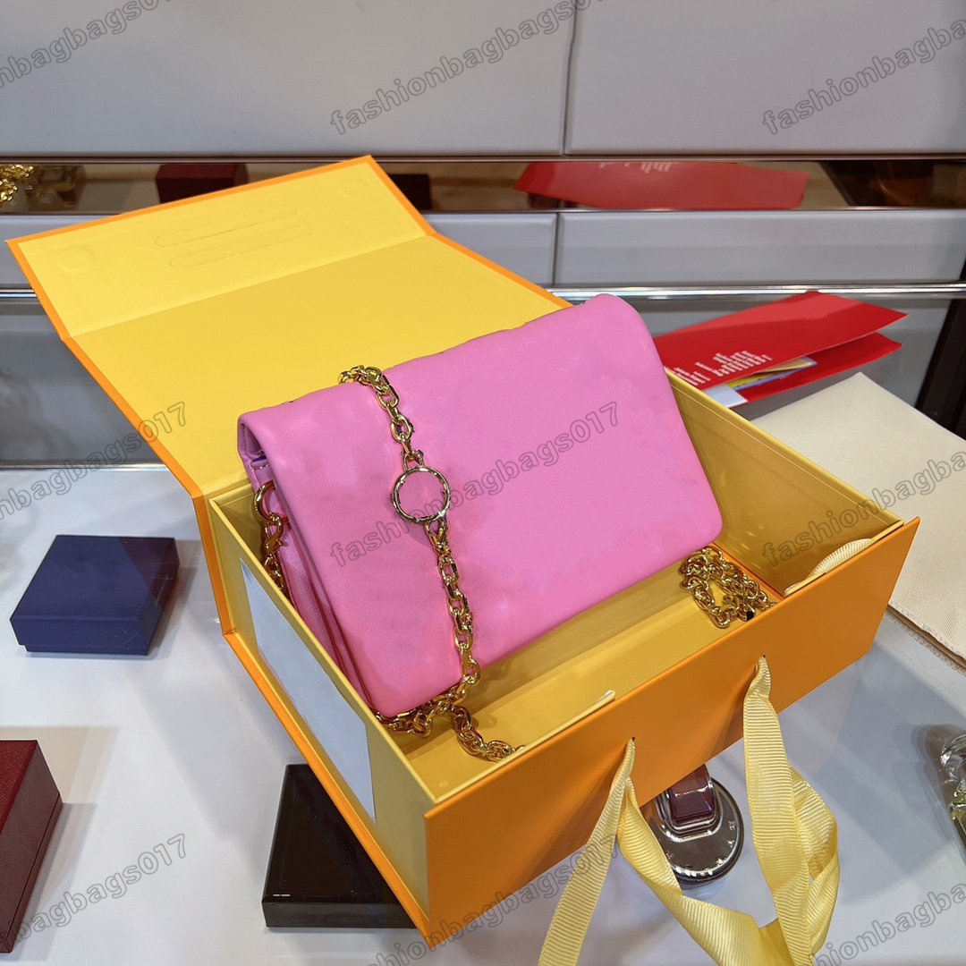 Pochette Coussin Leather Shoulder Bag Chunky Chain Flap Bag Puffy Lambskin Embossed Monograms Handbag Designer Womens Purse Wallet Luxury Clutch
Pochette Coussin Leather Shoulder Bag Chunky Chain Flap Bag Puffy Lambskin Embossed Monograms Handbag Designer Womens Purse Wallet Luxury Clutch
