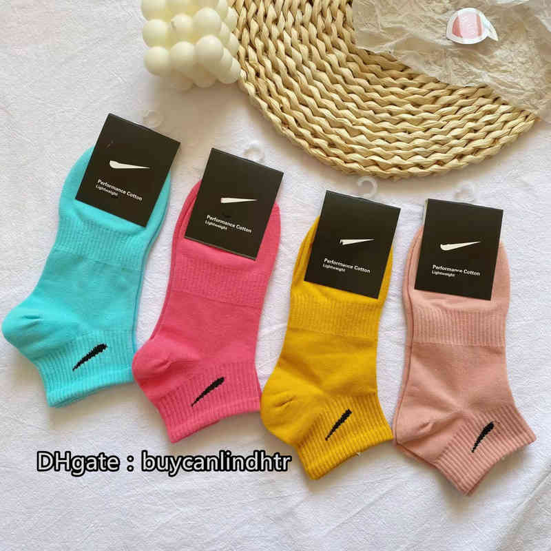 Men socks Women High Quality Cotton classic Ankle Letter Breathable black and white mixing Football basketball Sports Sock GOOD LTX5, 01
Men socks Women High Quality Cotton classic Ankle Letter Breathable black and white mixing Football basketball Sports Sock GOOD LTX5, 01